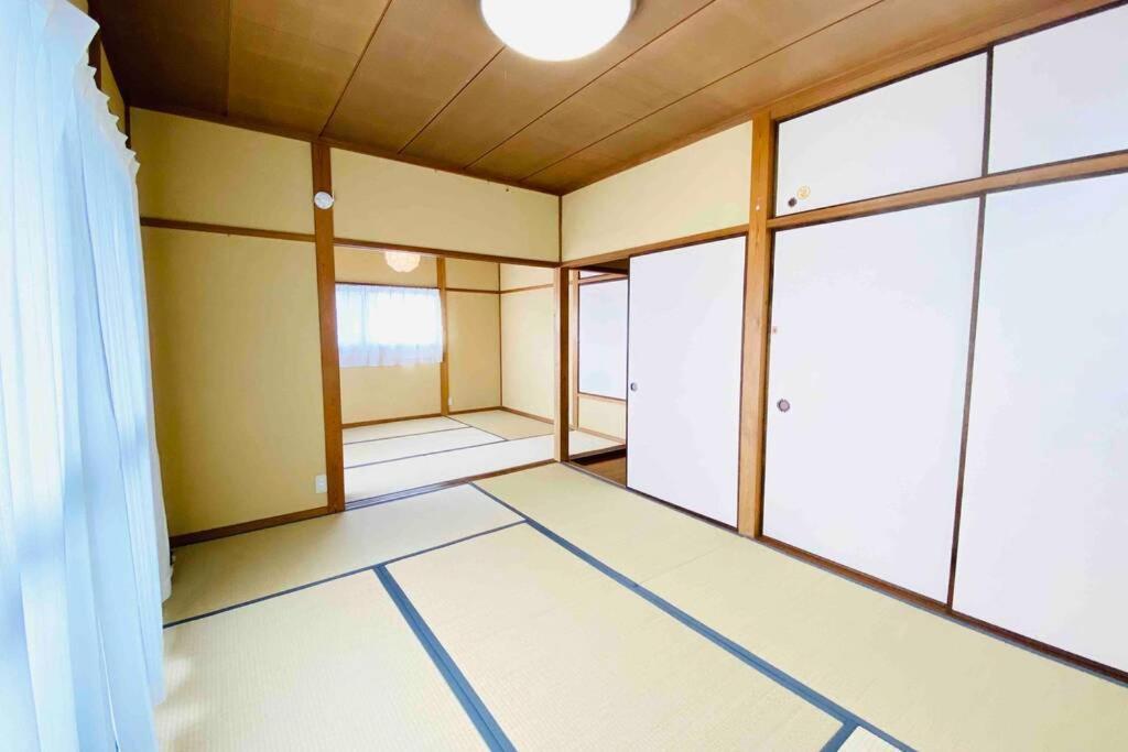 فيلا 48坪！道後温泉付近駐車場有り清潔さと設備の充実さが高評価 大切な家族仲間と広々とくつろげます ماتسوياما المظهر الخارجي الصورة